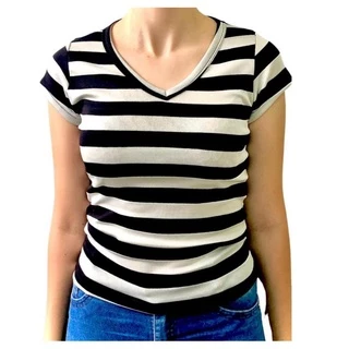 Blusa baby look GOLA V LISTRADA 96% algodão 4% elastano.