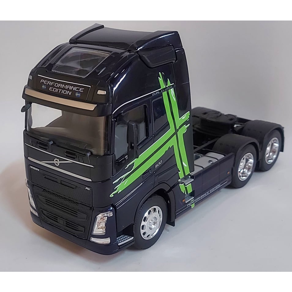 Miniatura VOLVO FH 520 BITREM 9 eixos - Feito de Madeira 