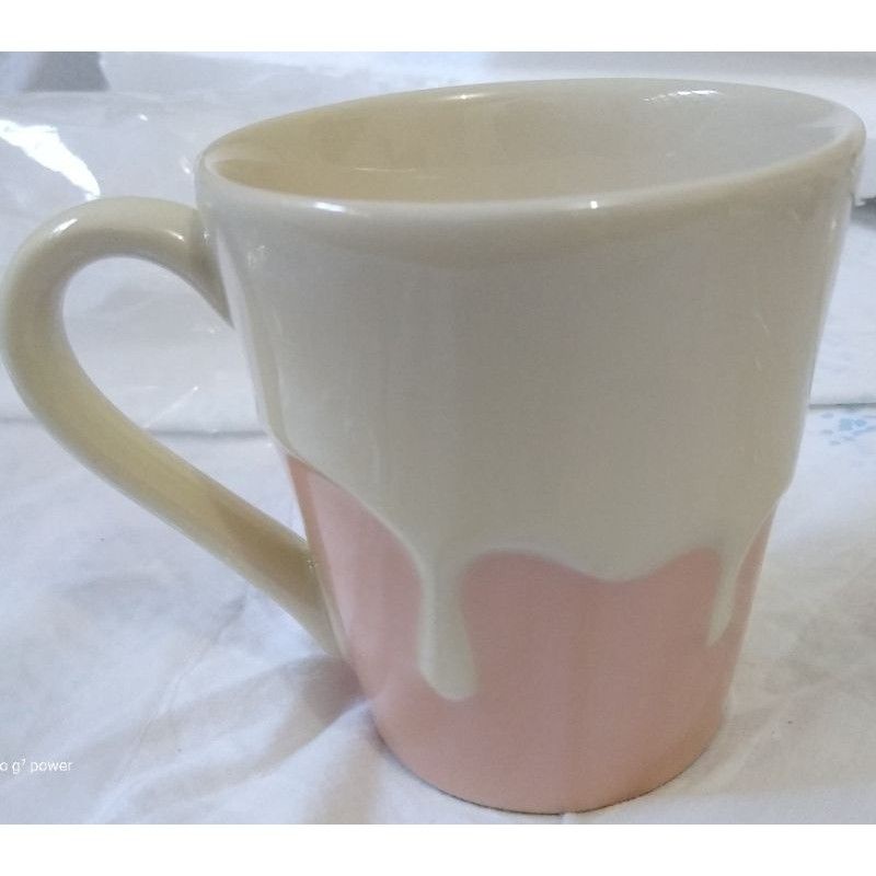 caneca calda branca com rosa- Cacau show produto original.