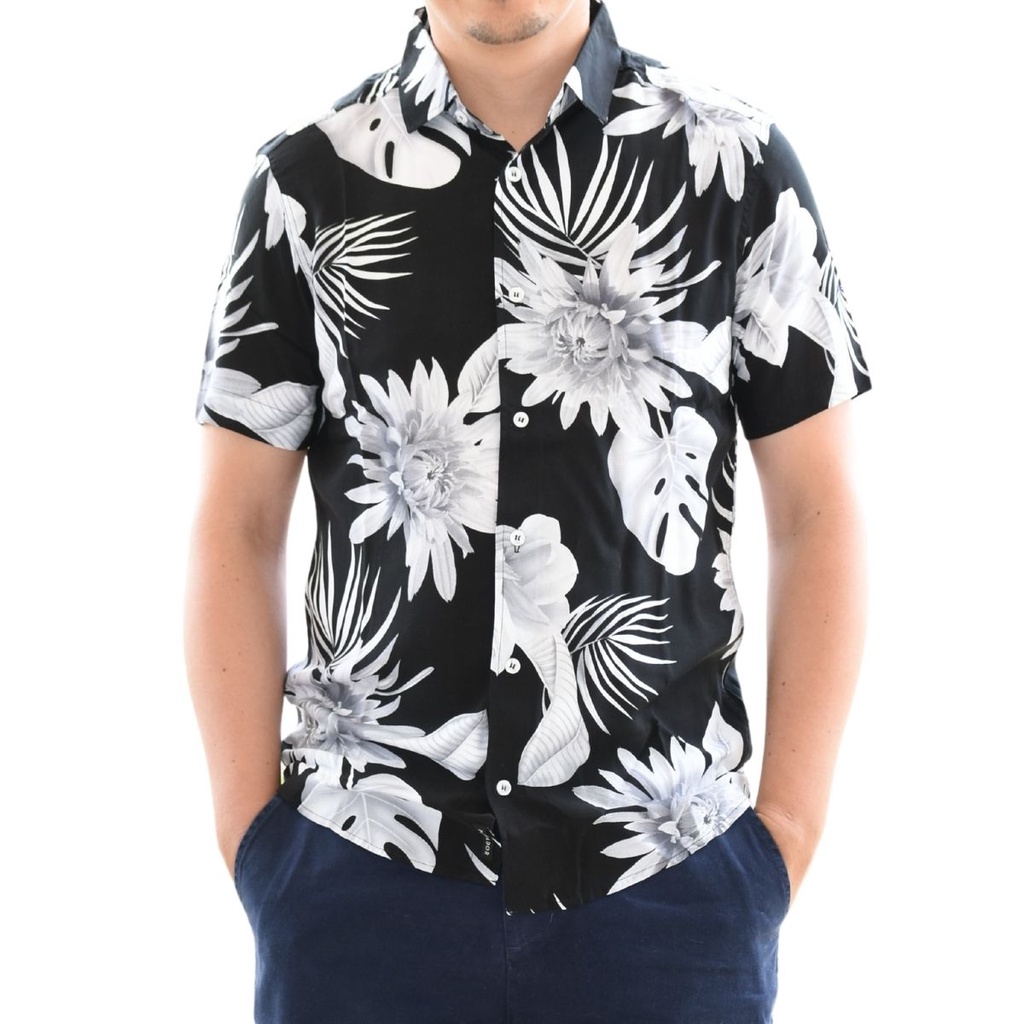 Camisa Casual Listrada Slim Fit Manga Curta Moda Verão C012