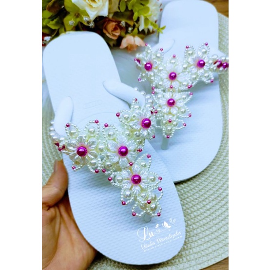 Chinelo Bordado SandÃ¡lia Decorada CHINELO ROSA BORDADO A MÃO A
