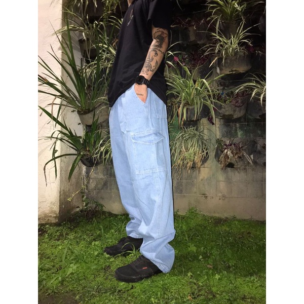 Calça cargo jeans clara