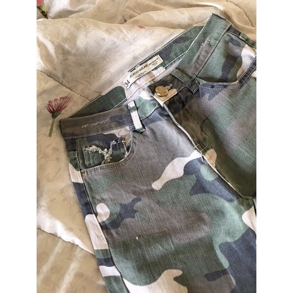 Calça store boyfriend camuflada