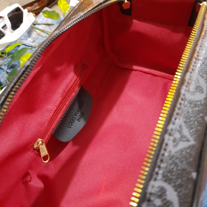 Necessaire bolsa de mão Louis Vuitton porta chuteira