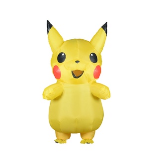 Foto de Uma Pessoa Vestida Com Uma Fantasia Inflável De Pikachu Para  Entreter Fãs De Pokemon Fora Da Galeria Nacional Na Trafalgar Square e mais  fotos de stock de Pikachu - iStock