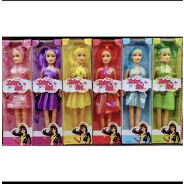 Kit Roupa Boneca Barbie Colar Sapatos Pente Espelho Secador em Promoção na  Americanas
