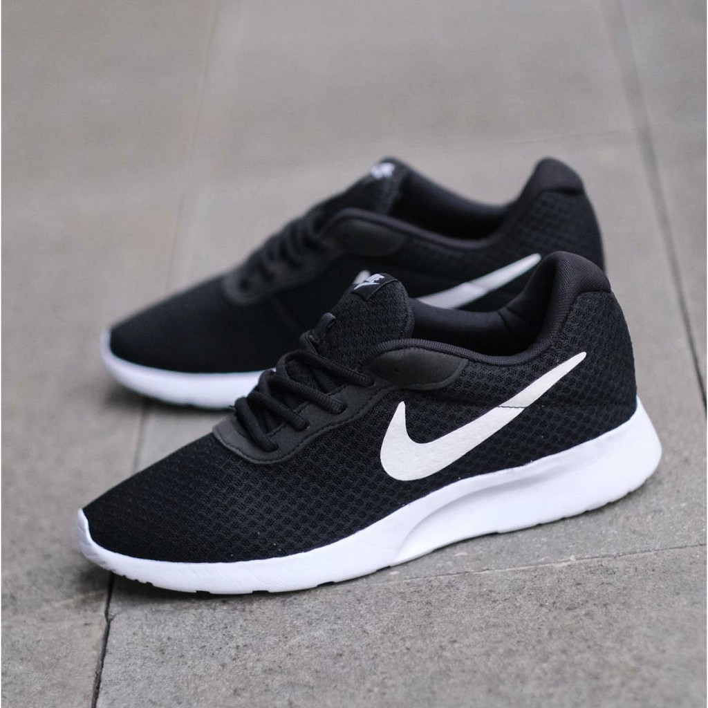 Nike best sale tanjun 35