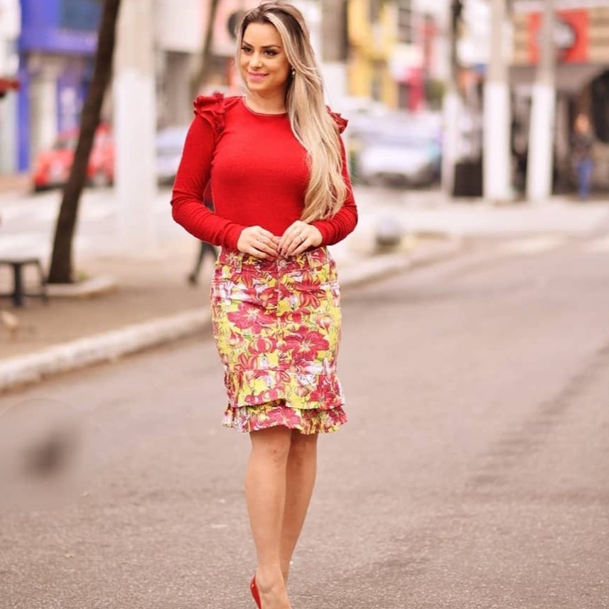 Saia deals com peplum