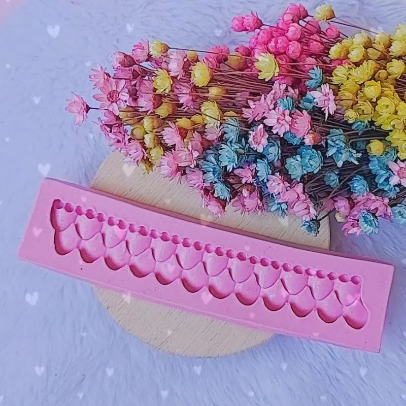 Molde Forma de Silicone Acabamento Arabesco Babado com Bolinhas para