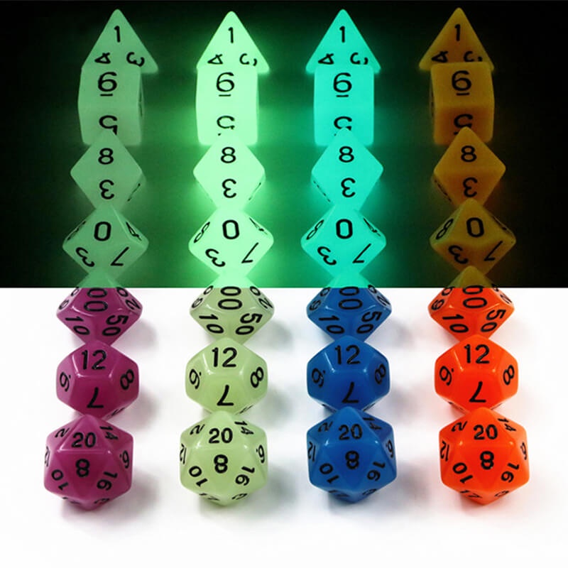 Conjunto com 7 Dados Brilha no Escuro GITD Dice Dados de RPG