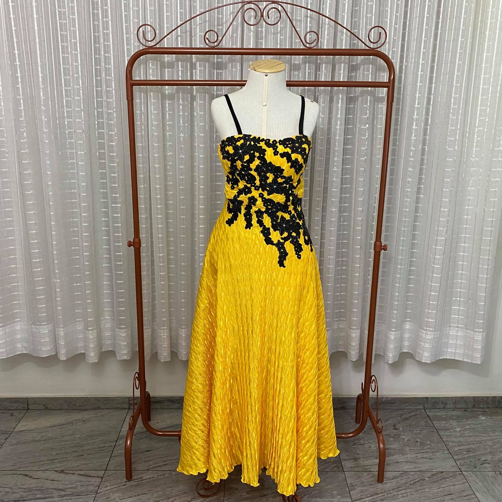 Vestido amarelo com cheap renda preta