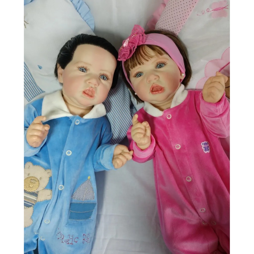 Boneca Reborn Gêmeos Grande 46cm Com Kit Acessórios Infantil em Promoção na  Americanas