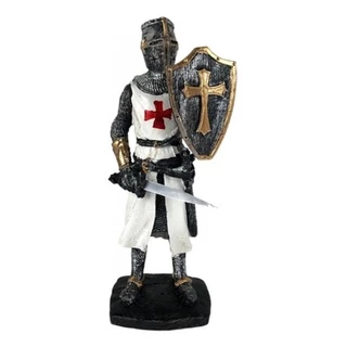 guerreiro Medieval com espada e escudo decoração luxo