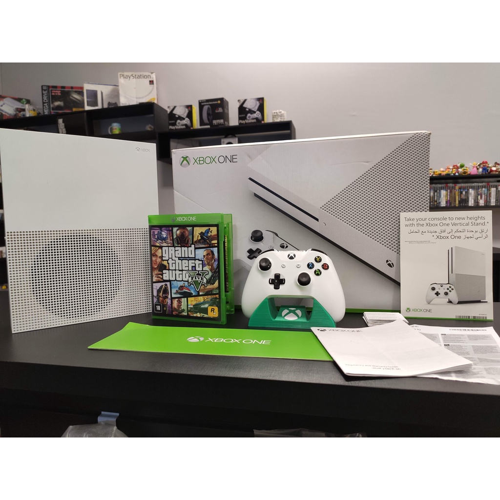 Xbox One S 1TB usado em perfeito estado