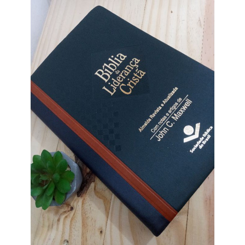 Bíblia de Estudo da Liderança Cristã | Shopee Brasil