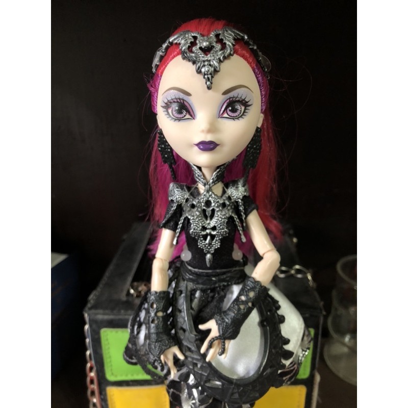 Ever After High Brasil - Jogo de Dragões esta de volta!