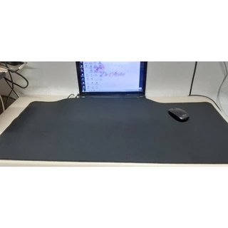 Mousepad Gamer Extra Grande na Cor Preta Com as bordas Costuradas em Neoprene ( 90cm x 40cm)