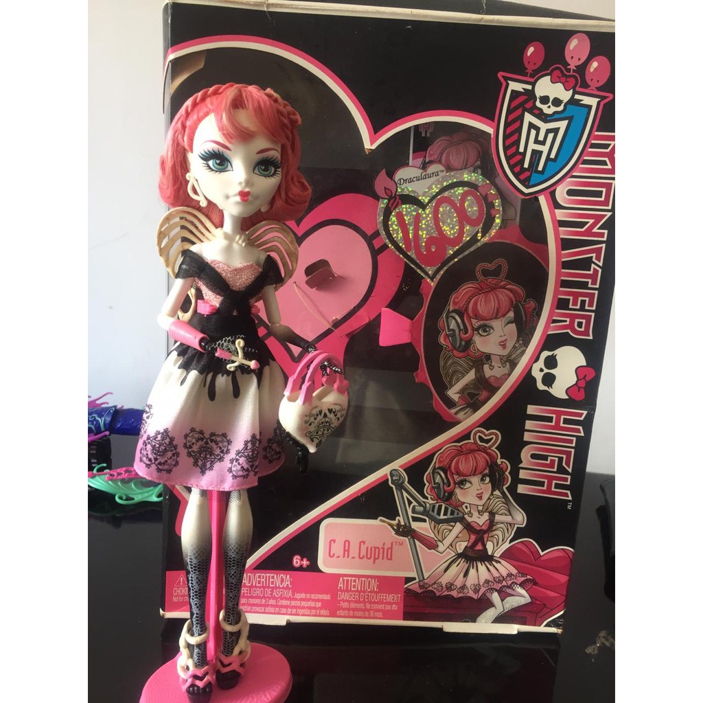 Boneca CA Cupid customizada da Monster H