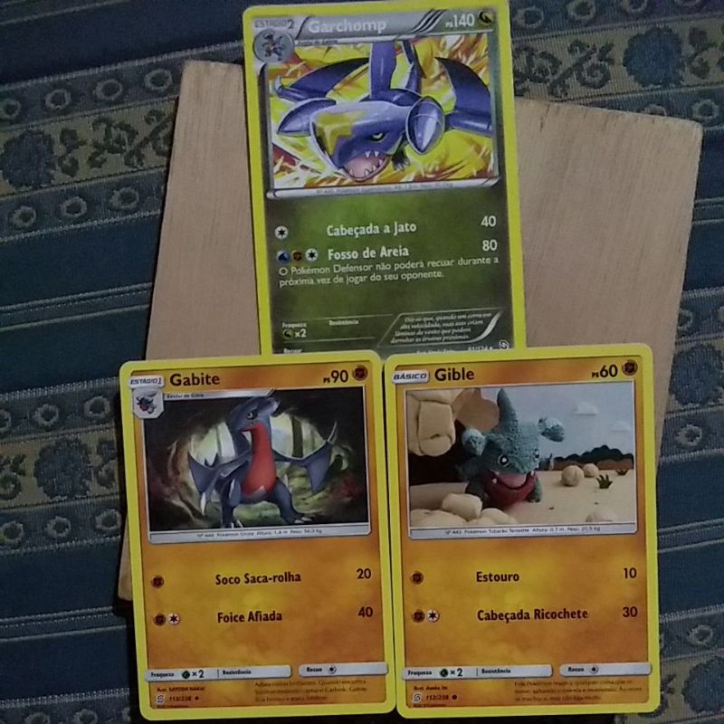 Gible (versão Dragão e Lutador/Terra) - Pokémon TCG Cards (original em  português)