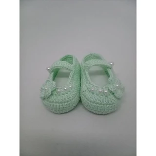 Sapatinho de bebê crochê verde