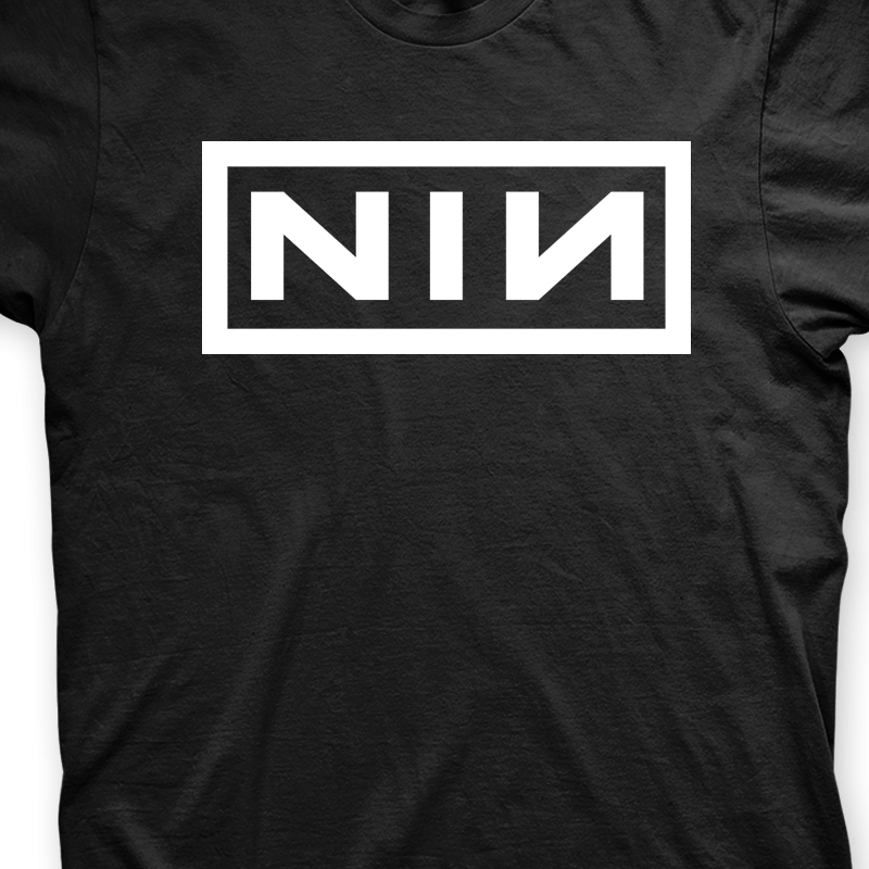 Camiseta Nine Inch Nails Preta e Branca em Silk 100% Algodão