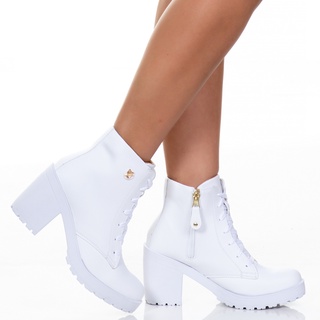 Bota Feminina de Sola Tratorada