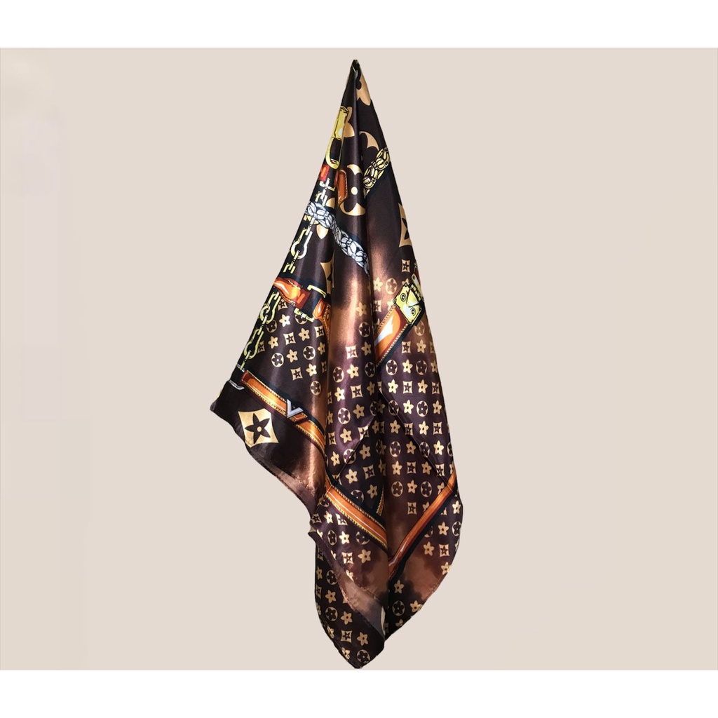 Lenço Bandana Echarpe modelo Louis Vuitton tamanho grande 90x90 super moda  feminina