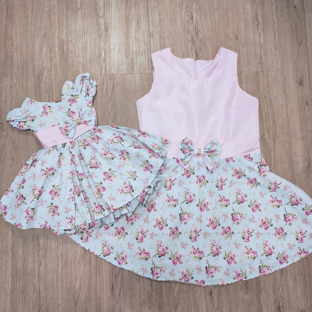 Vestido floral tal hot sale mãe tal filha