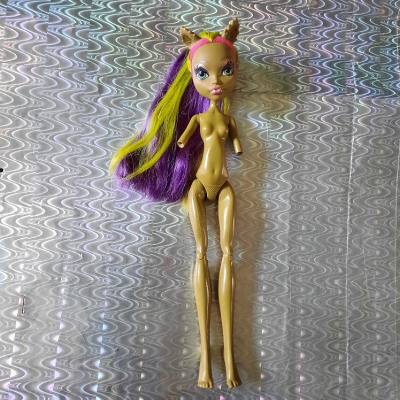 Boneca Monster High Clawdeen Freaky fiel trip incompleta, usada