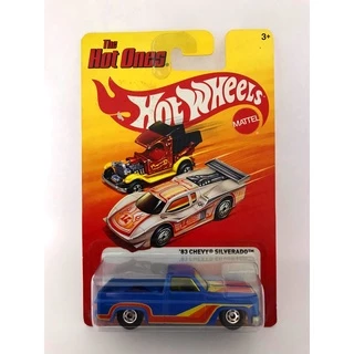 Hot Wheels - 83 Chevy Silverado Azul -the Hot Ones - Leia