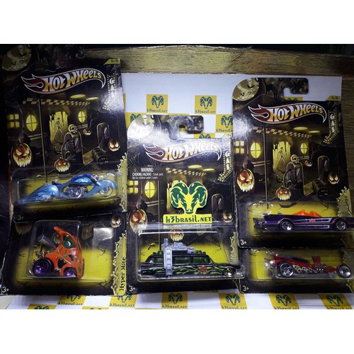 Bx328 Hot Wheels Halloween Batmobile batman batmovel tv series 66