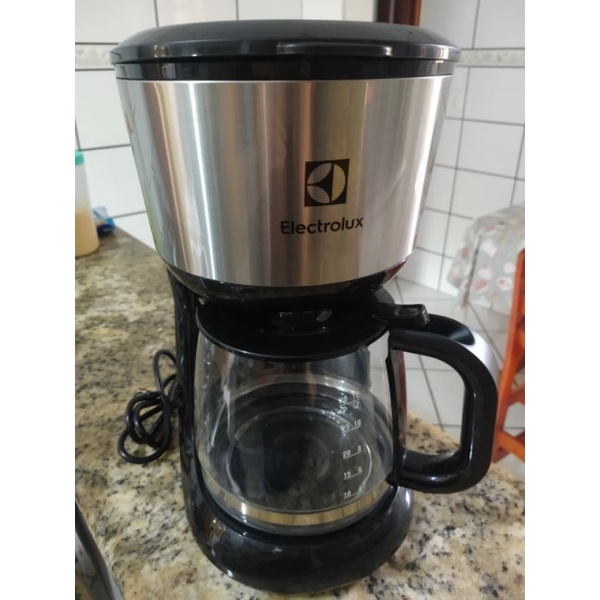 Vendo excelente cafeteira elétrica de cápsulas - Utilidades domésticas -  Recanto, Rio das Ostras 1257067401