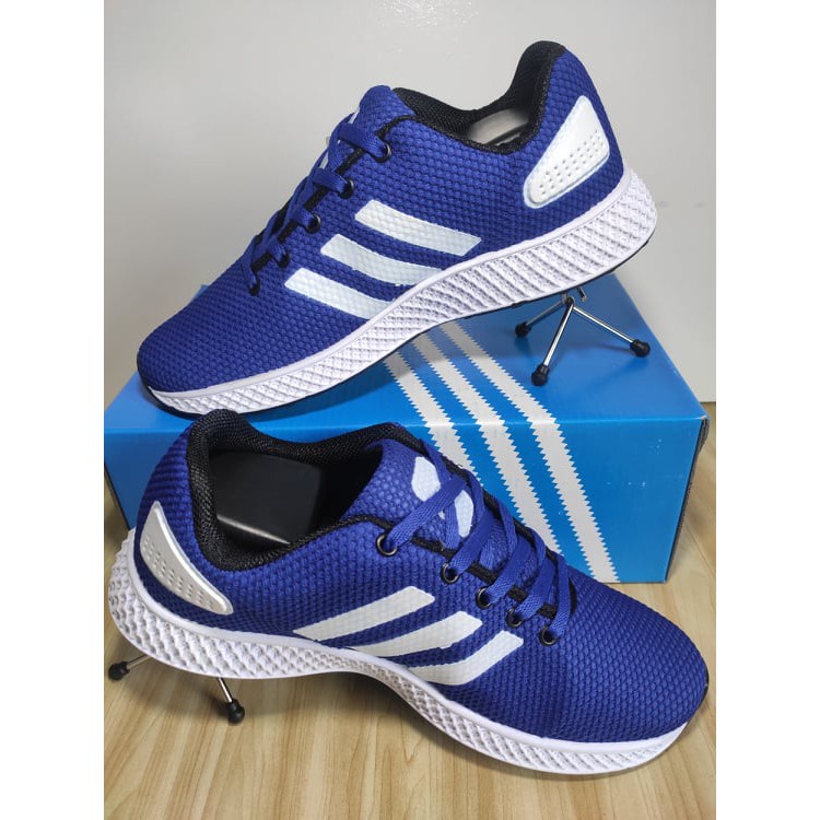 Tênis adidas na sales promoção