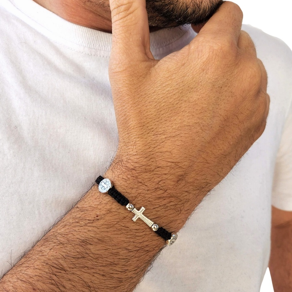Pulseira Masculina medalha de São Bento Ajustável cordão encerado estilo religioso moda