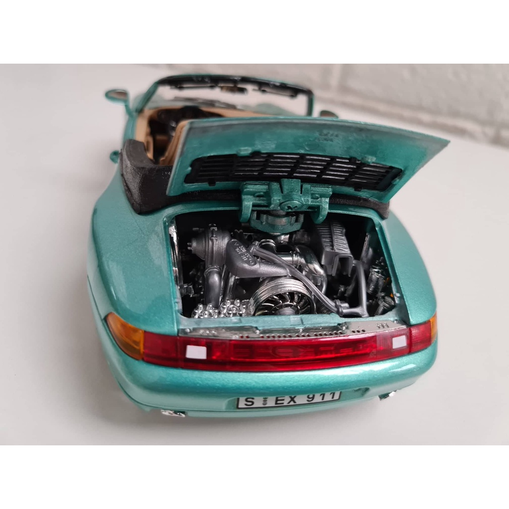 PORSCHE 911 CARRERA CABRIOLET 1:18 GOLD COLLECTION (ITALY