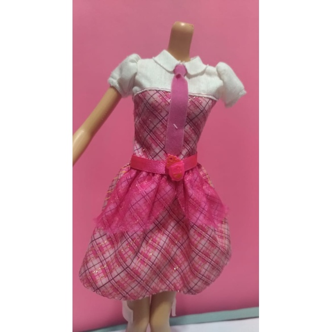 Vestido barbie hot sale escola de princesas