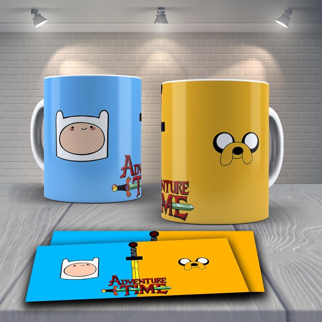 Caneca Hora de Aventura - Jake e Finn na Neve