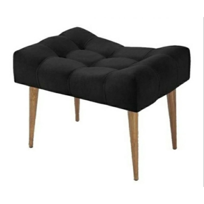 Puff retangular pés palito suede preto.