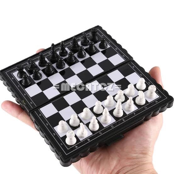 Jogo de xadrez magnético 32 peças em Promoção na Americanas