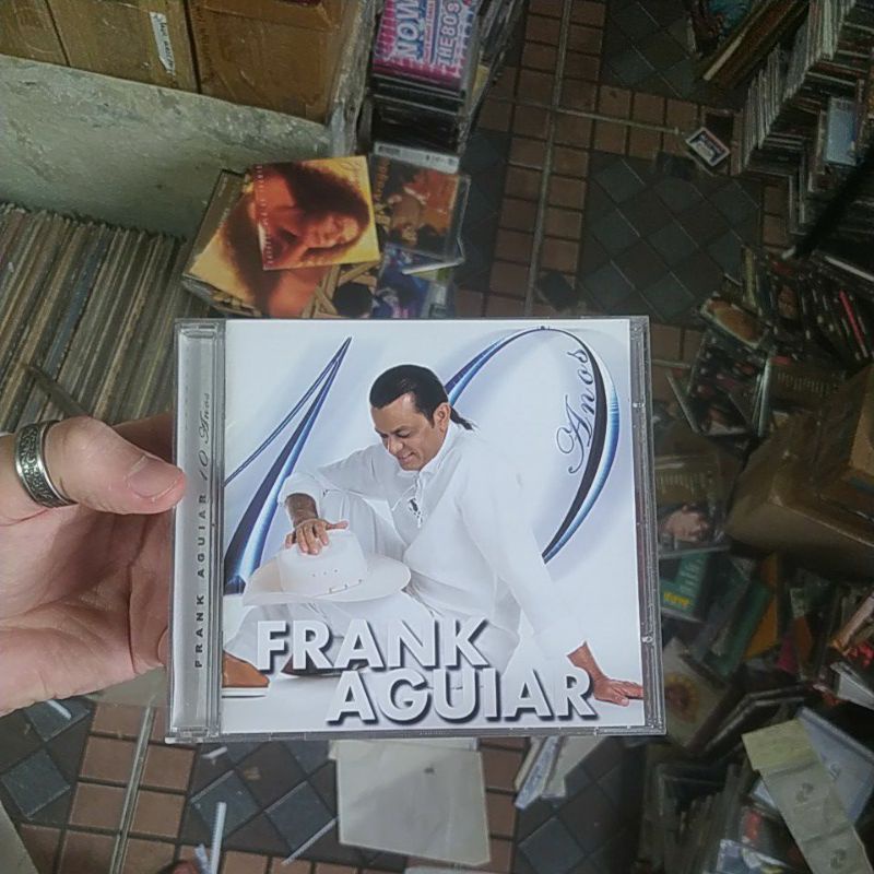 Dvd Frank Aguiar ao Vivo 10 Anos Editora Emi [usado] - Sebo Espaço Literário