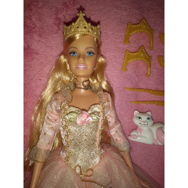 Boneca barbie princesa Anelise do filme barbie em a princesa e a plebeia