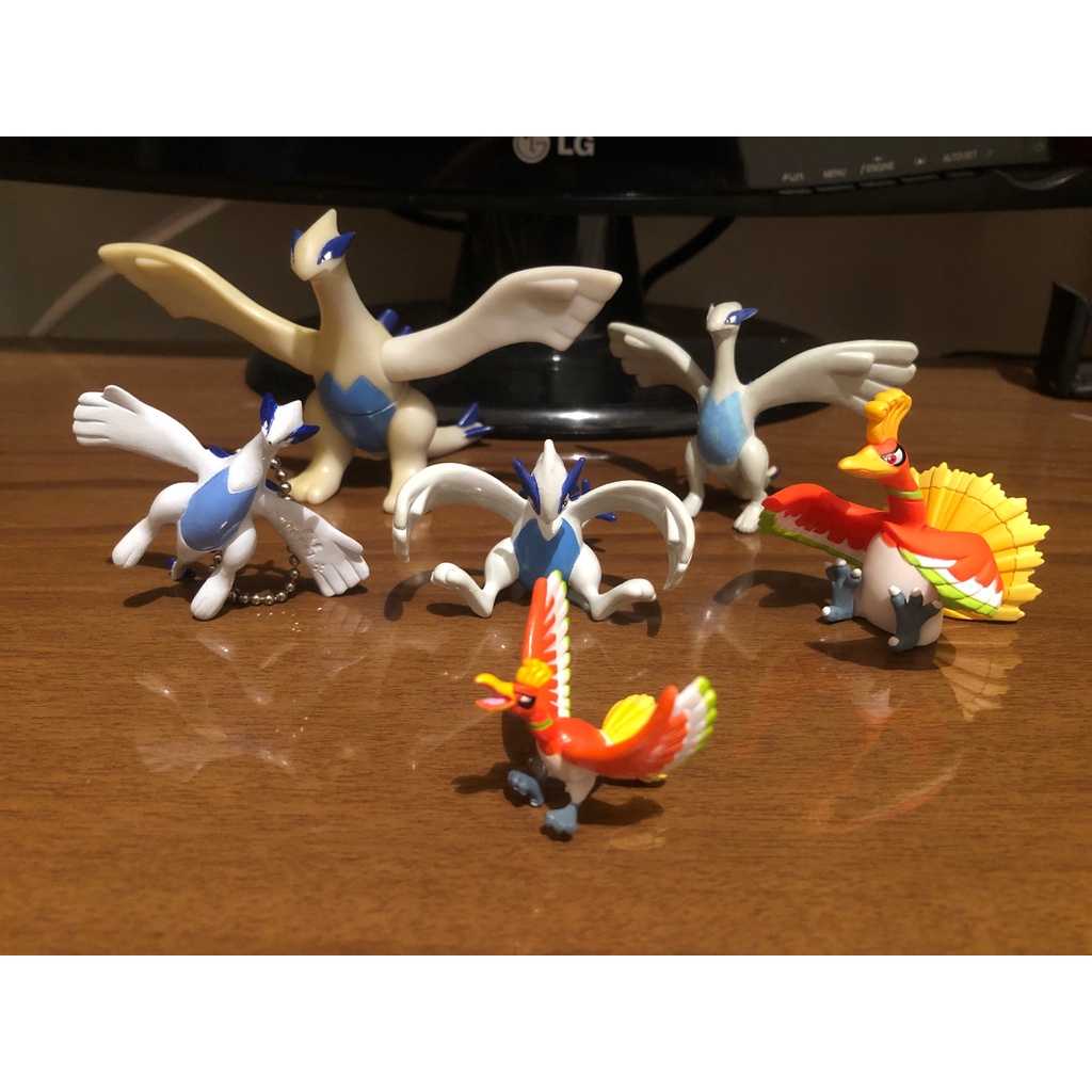 Pack Boneco Pokémon Lendário Ho-Oh e Lugia Tomy em Promoção na