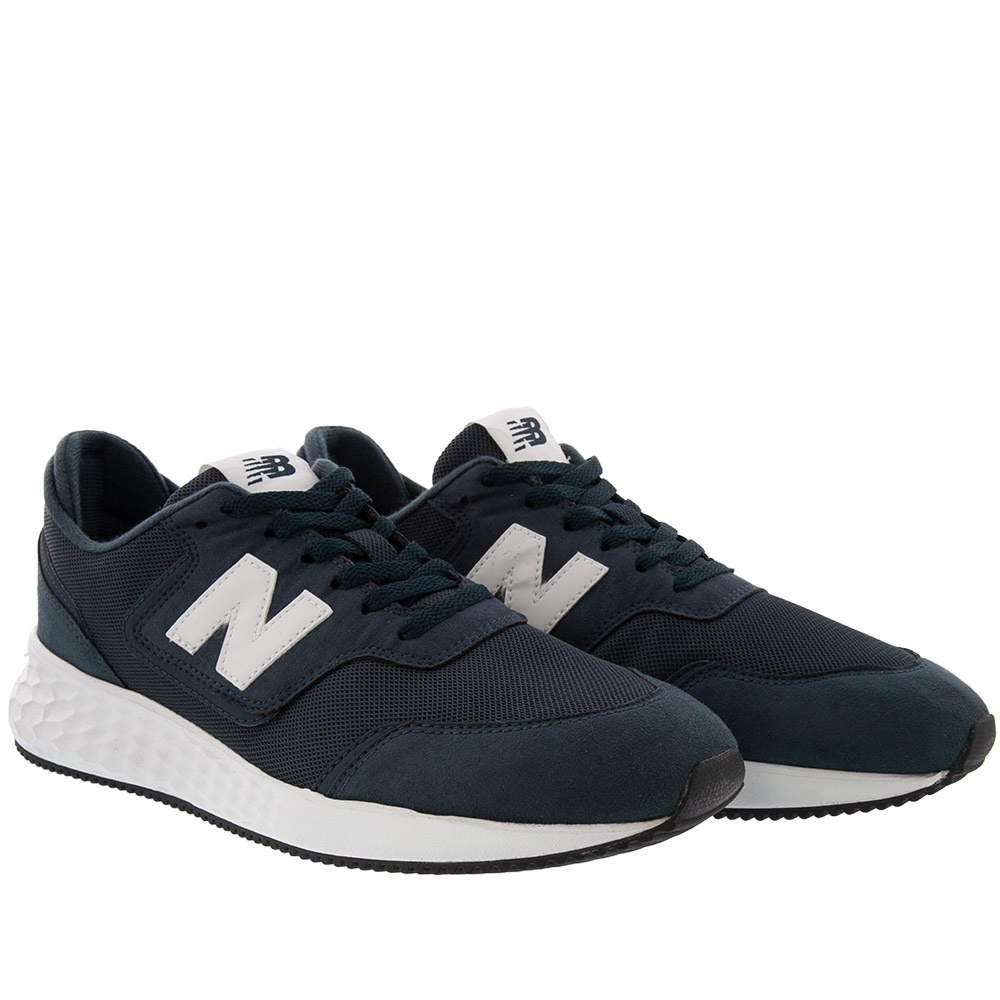 New balance pretas e douradas store