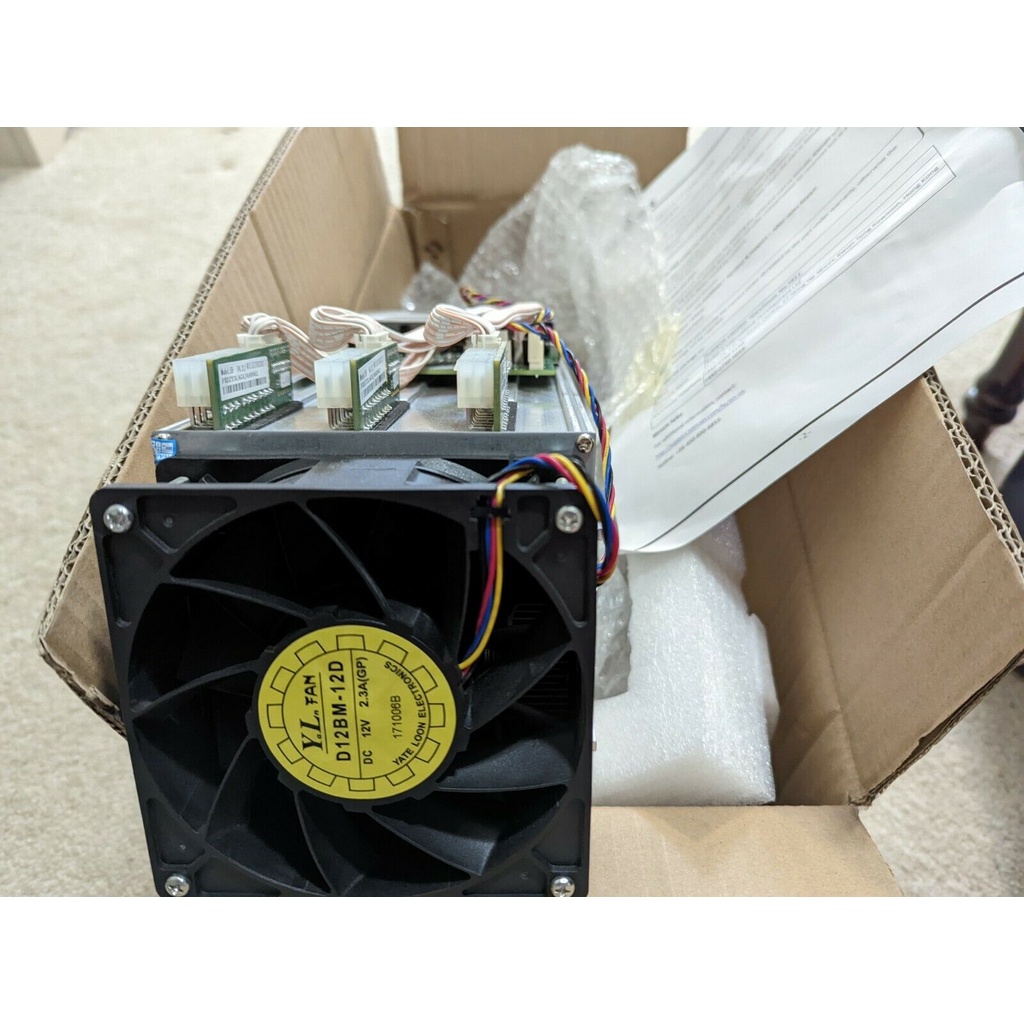 Novo Bitmain Antminer S9 13.5T SHA256 1280W Asic Miner BTC BCC