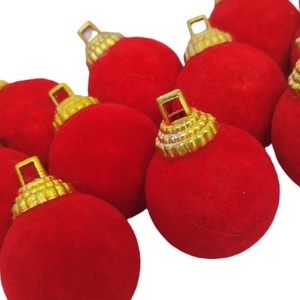 Jogo Com 3 Bolas de Natal Ø 12cm Vermelha Camurça Decorada - Papel Mache