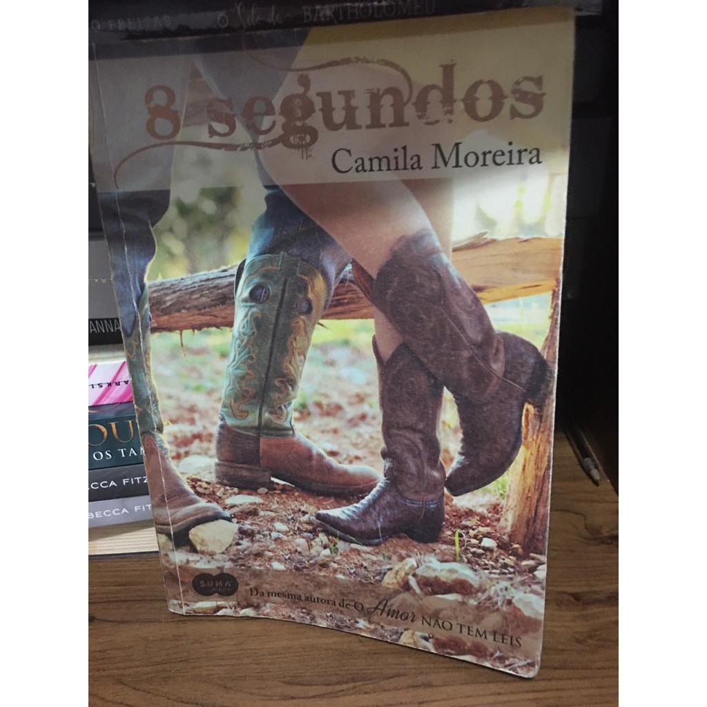 Livro 8 segundos - Camila Moreira. | Shopee Brasil