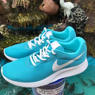 Nike hotsell tanjun turquoise