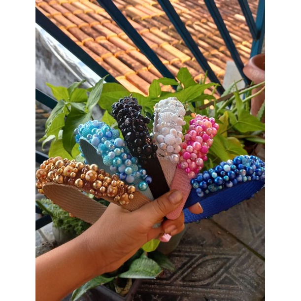 Tiaras de pérolas. | Shopee Brasil