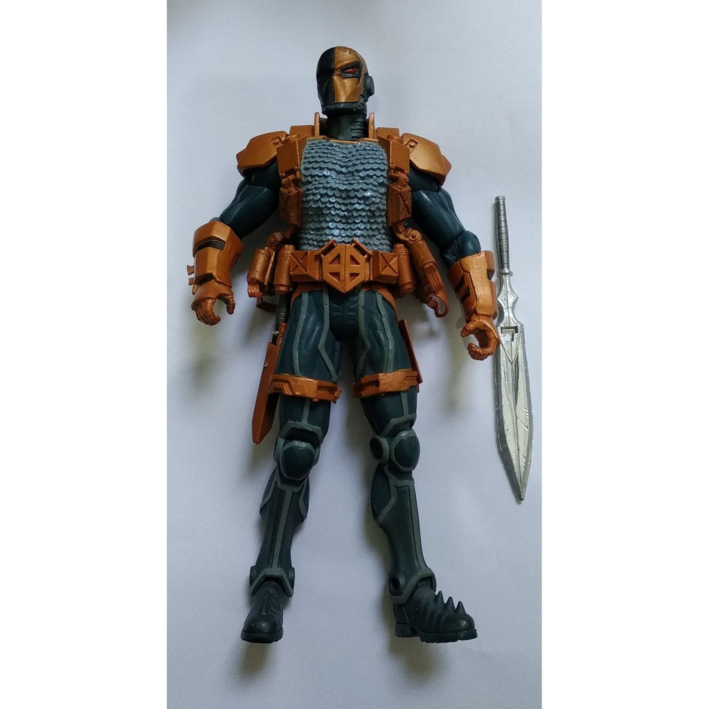 Dc collectibles shop deathstroke