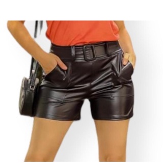 Short de Couro Sintético Tecido Cirrê Preto de Fivela Cinto Shortinhos